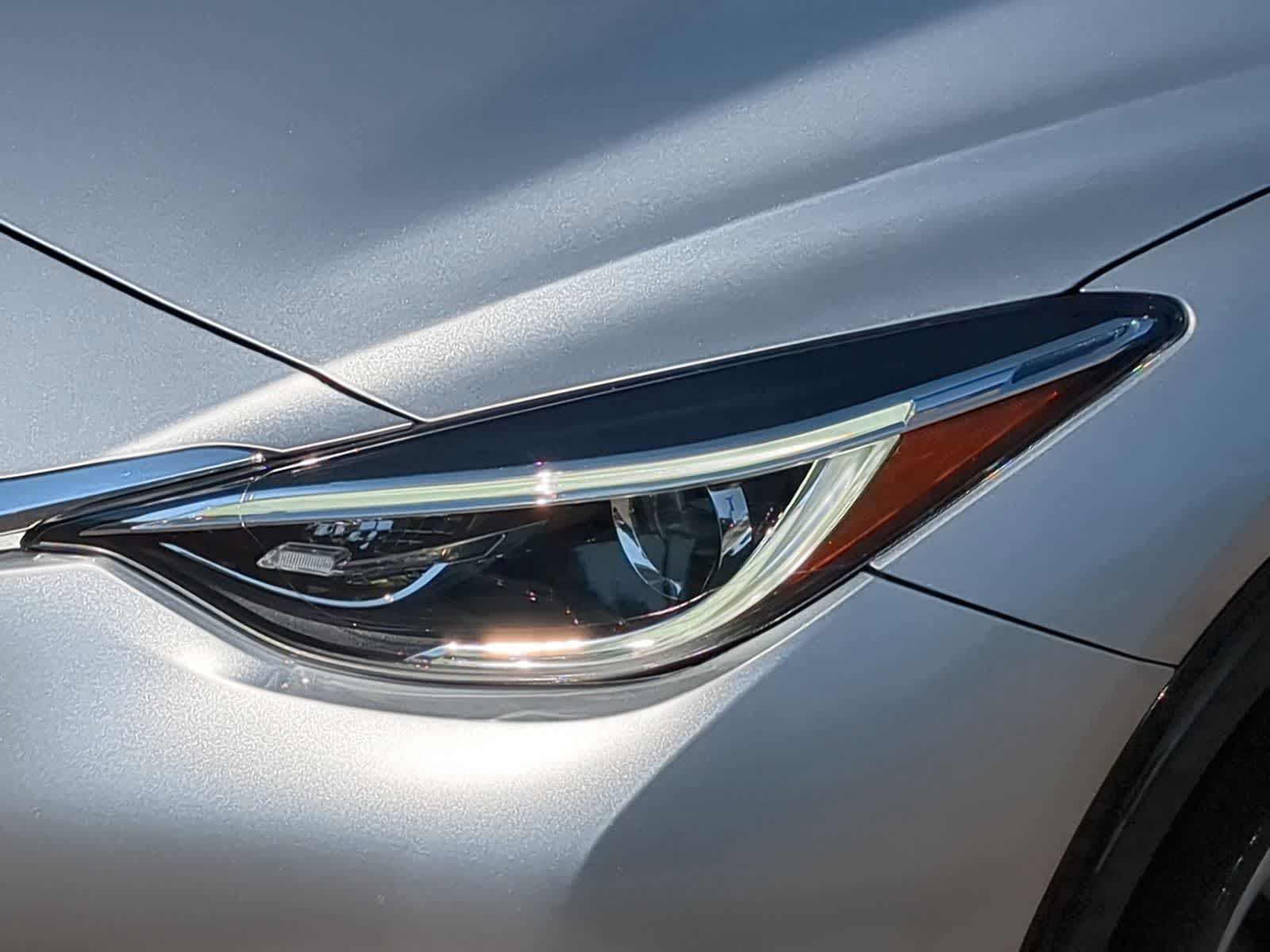 Thumbnail: 2018 INFINITI QX30 - 14