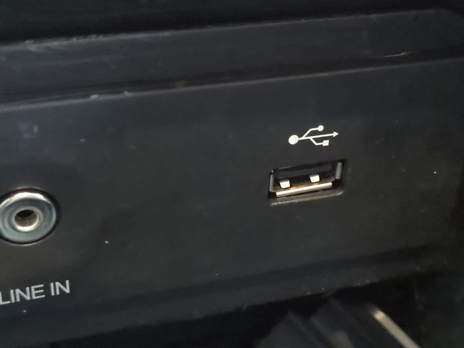 Thumbnail: 2015 Ford Escape - 32