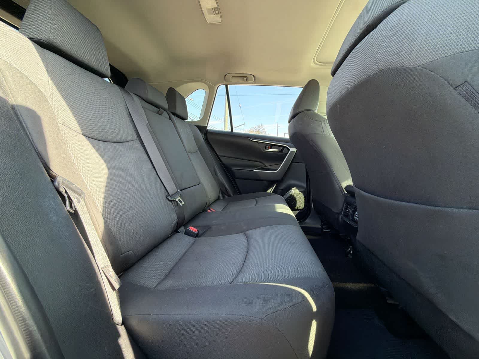 Thumbnail: 2019 Toyota RAV4 - 21