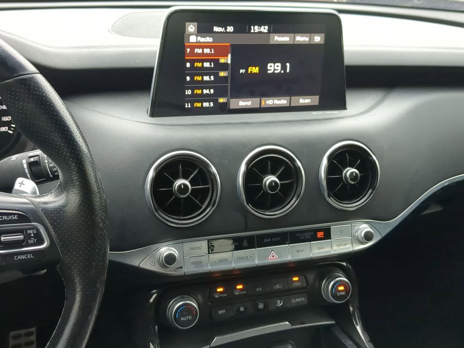 Thumbnail: 2018 Kia Stinger - 30