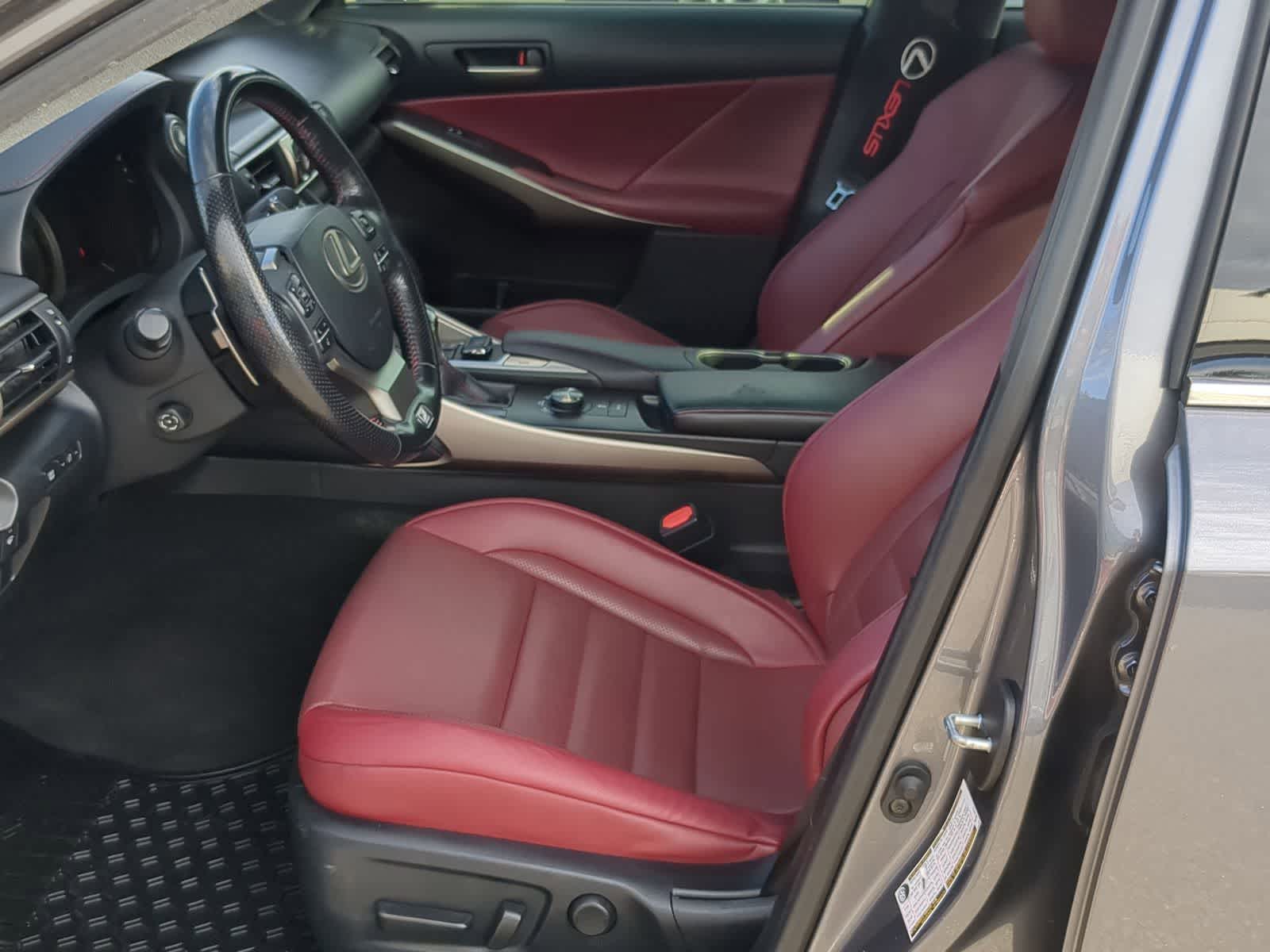 Thumbnail: 2019 Lexus IS - 21