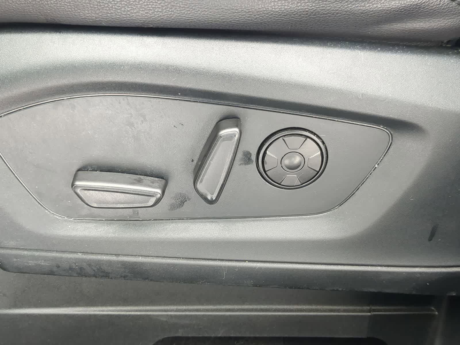 Thumbnail: 2022 Ford Explorer - 23