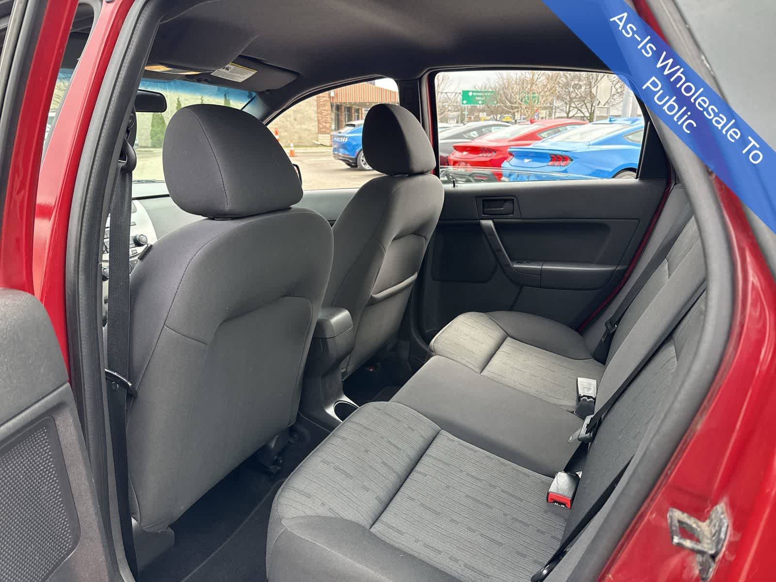 Thumbnail: 2011 Ford Focus - 20