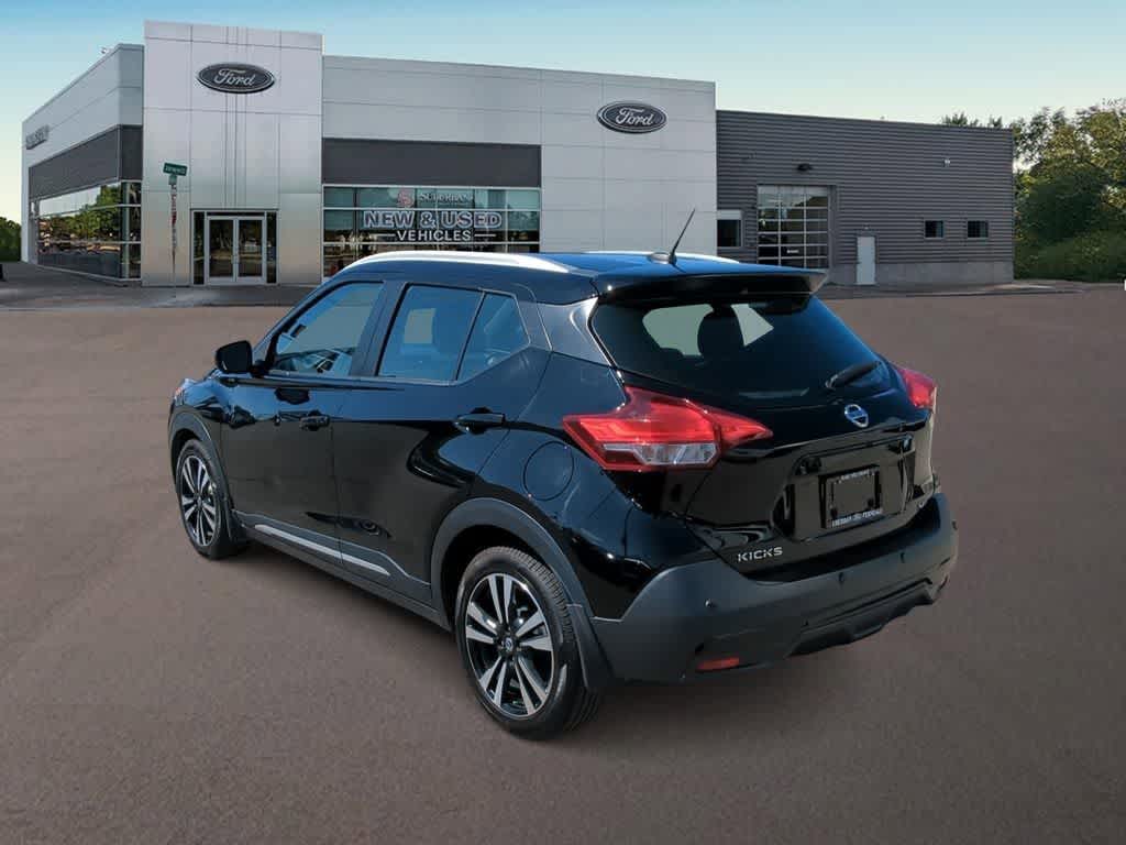 2020 Nissan Kicks SR 8