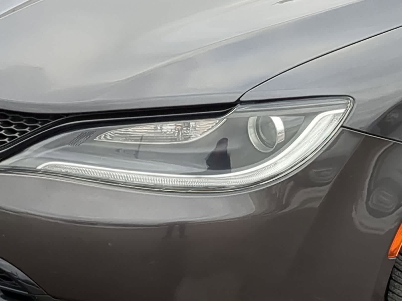 Thumbnail: 2016 Chrysler 200 - 16