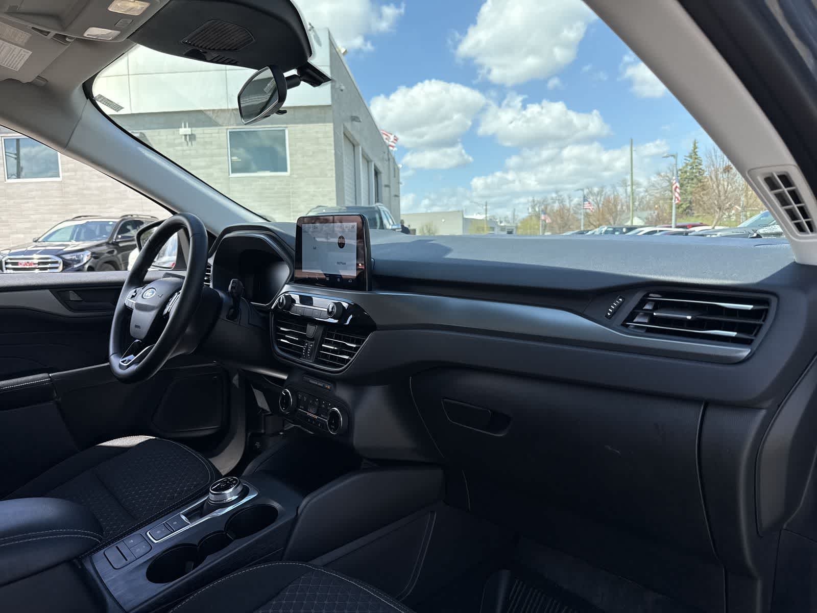Thumbnail: 2023 Ford Escape - 20