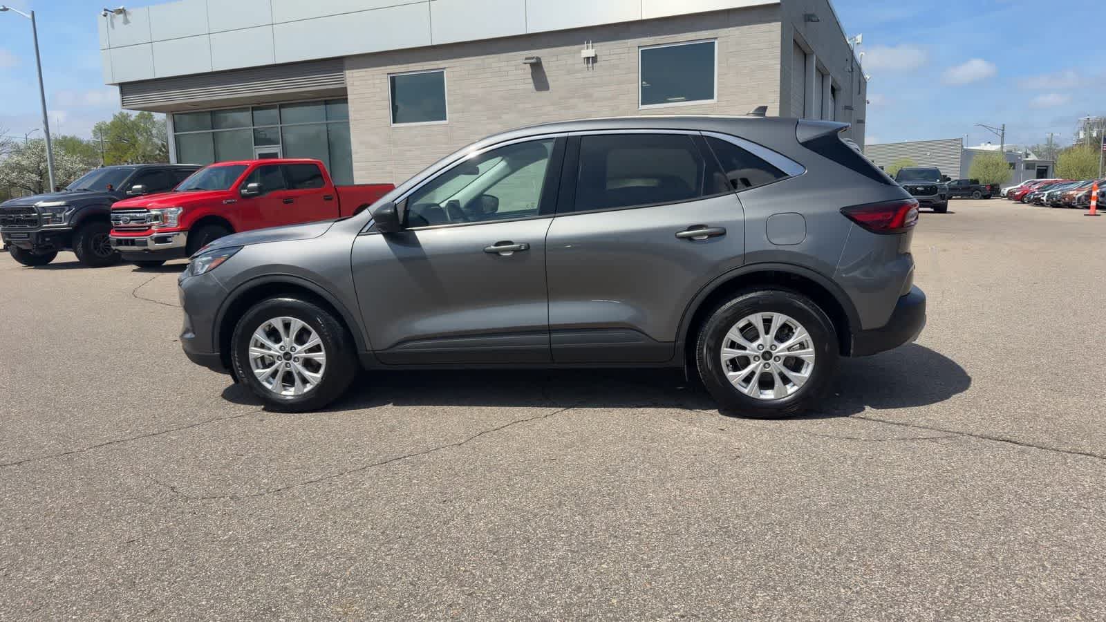 Thumbnail: 2023 Ford Escape - 7