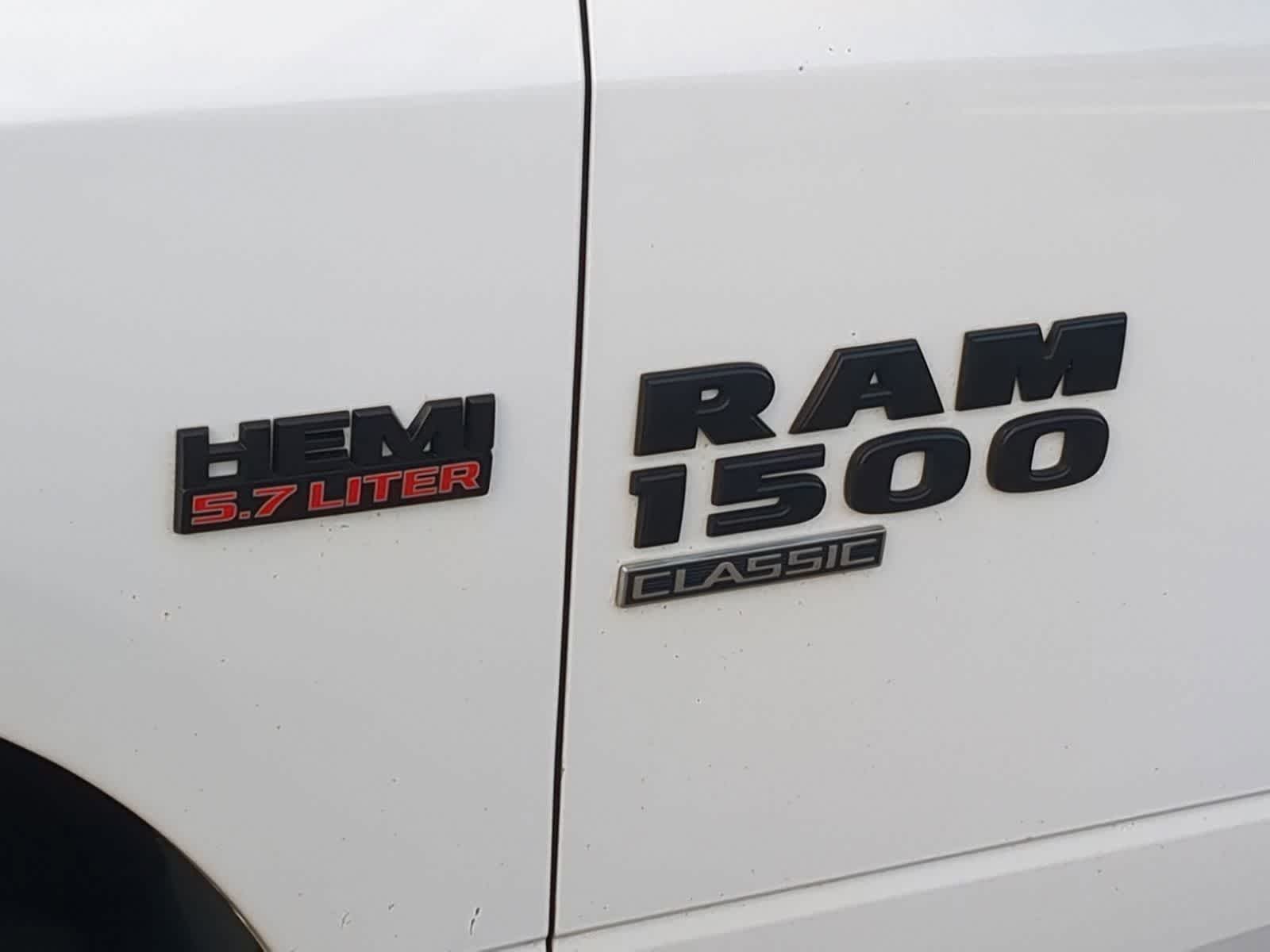 Thumbnail: 2019 RAM 1500 Classic - 18