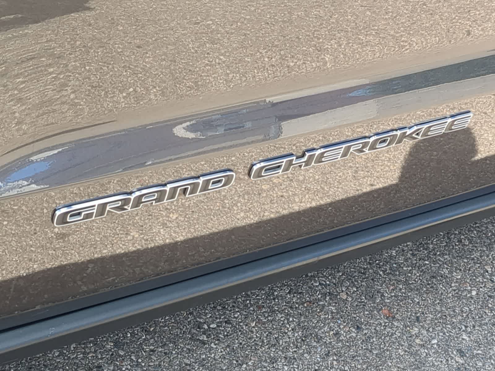 Thumbnail: 2019 Jeep Grand Cherokee - 18
