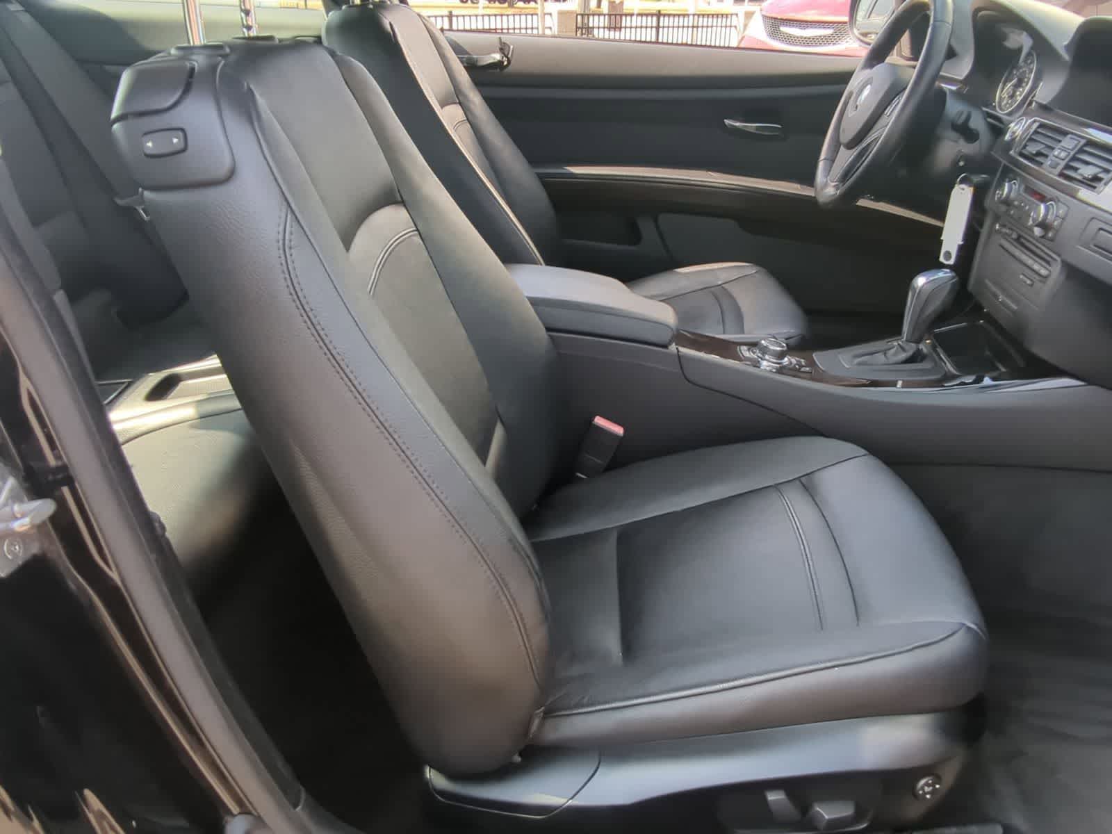 Thumbnail: 2011 BMW 3 Series - 22