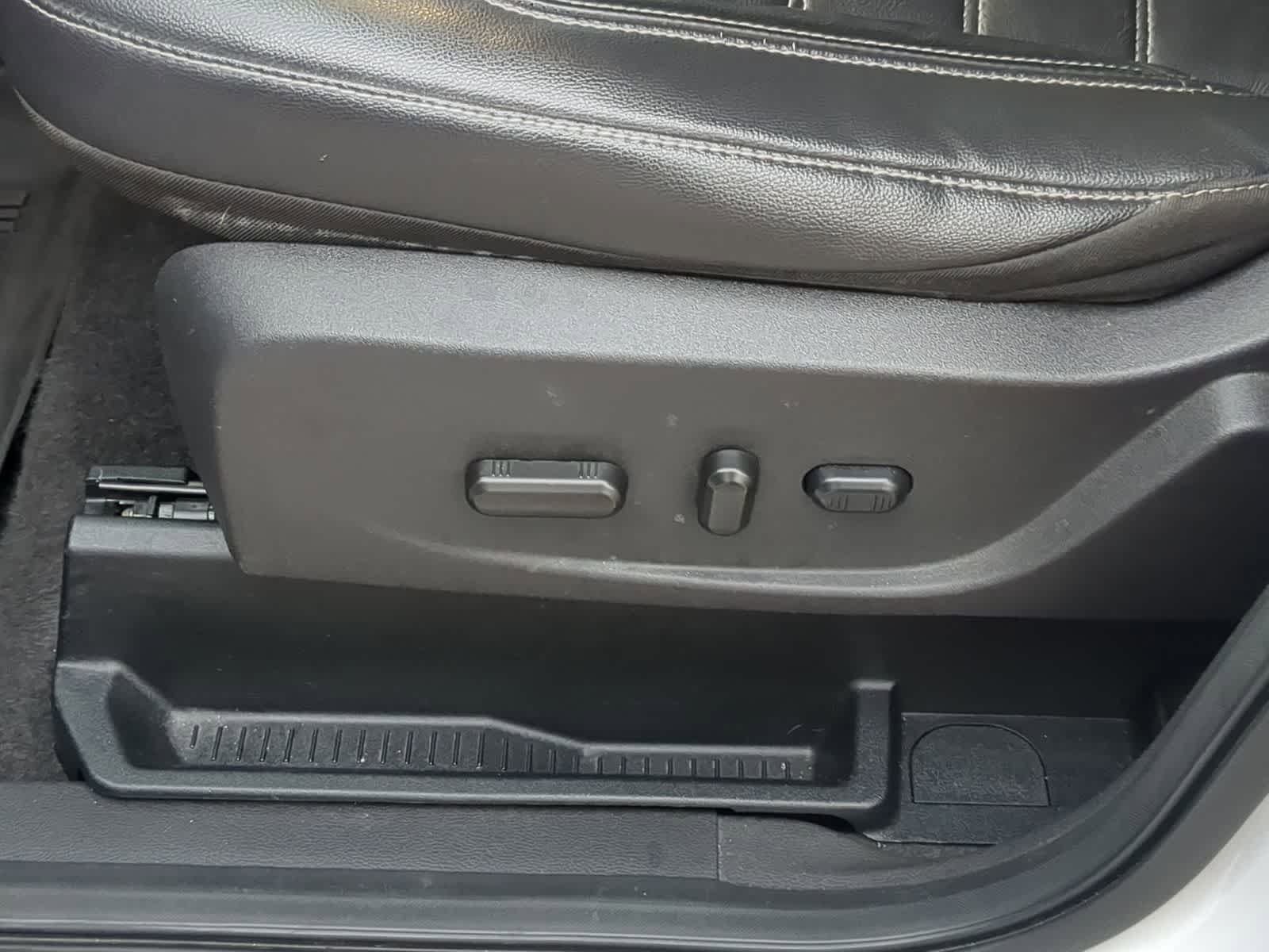 Thumbnail: 2018 Ford Escape - 21