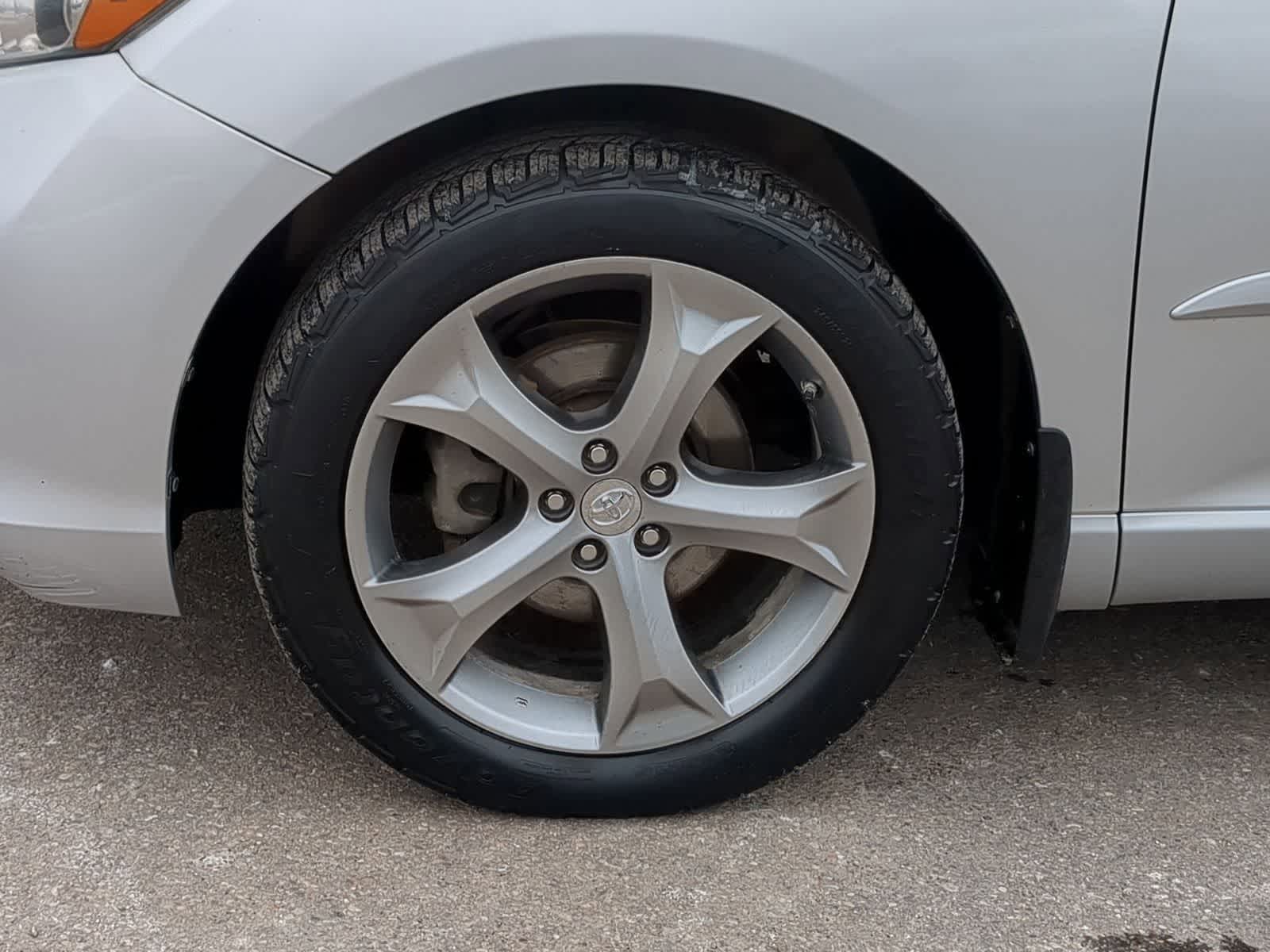 Thumbnail: 2014 Toyota Venza - 18