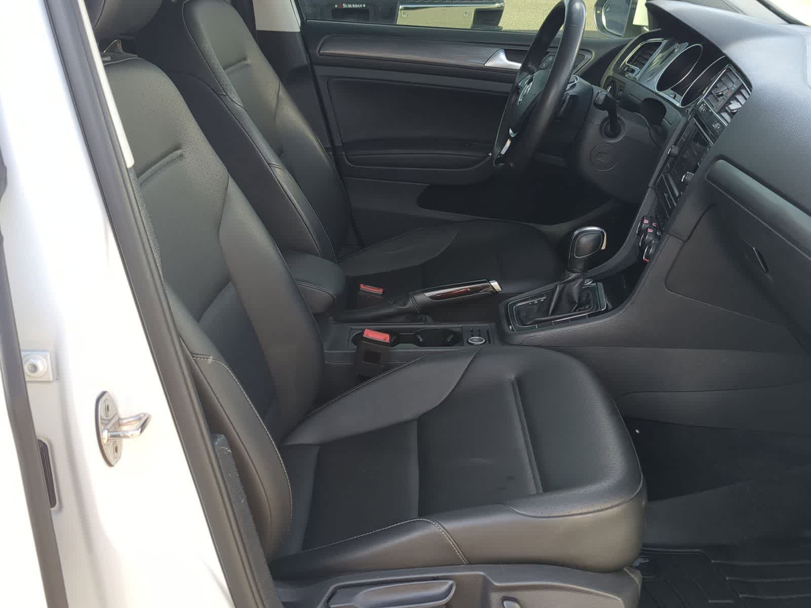 Thumbnail: 2021 Volkswagen Golf - 22