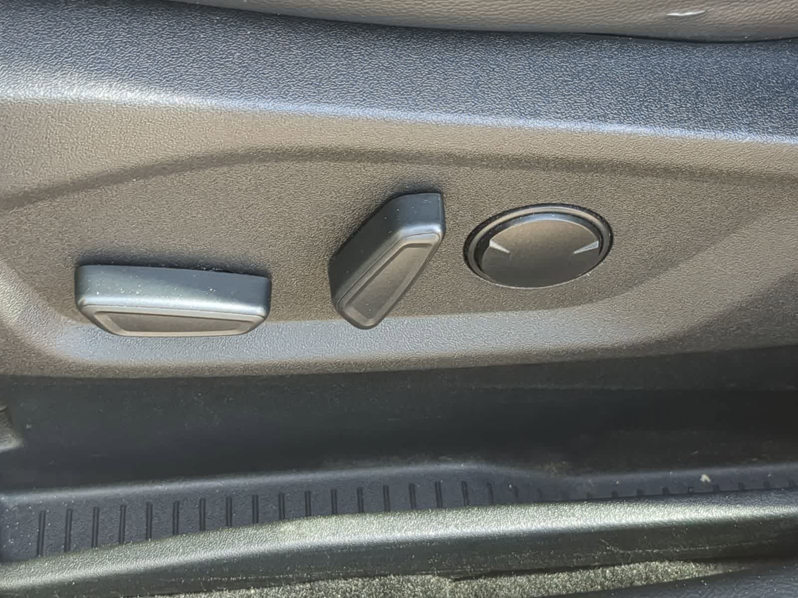 Thumbnail: 2023 Ford Edge - 20