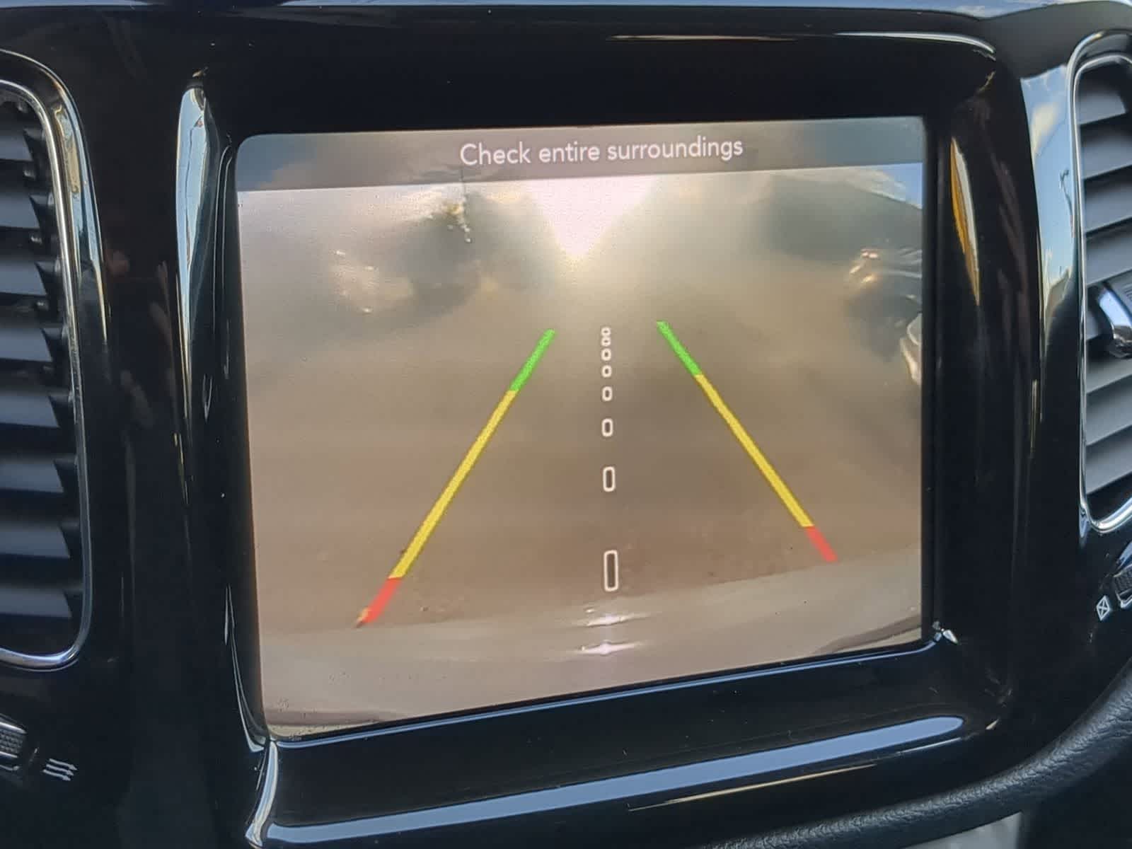 Thumbnail: 2020 Jeep Compass - 30