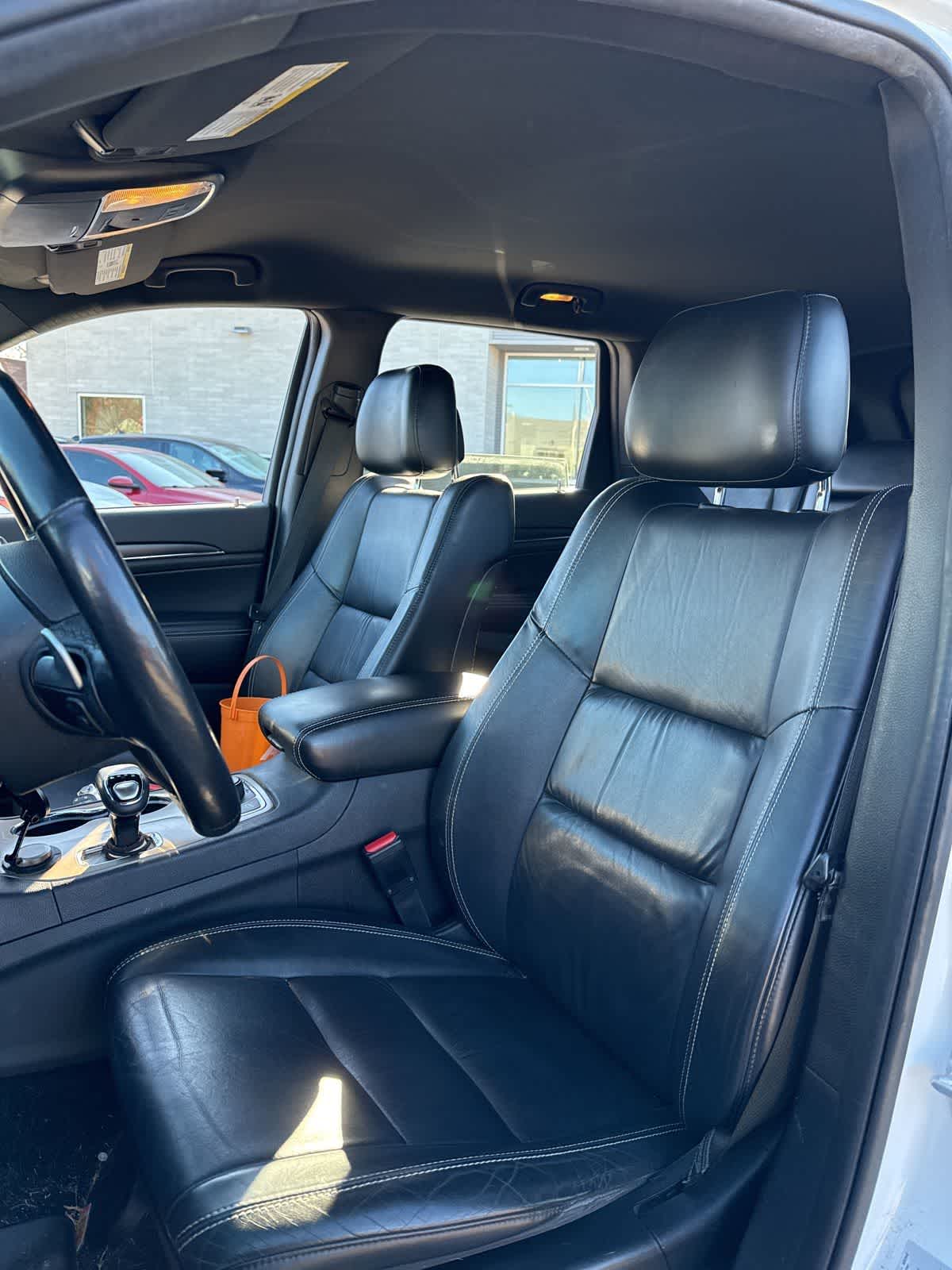 Thumbnail: 2015 Jeep Grand Cherokee - 19