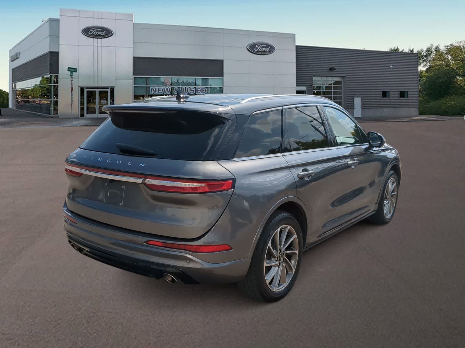Thumbnail: 2022 Lincoln Corsair - 11