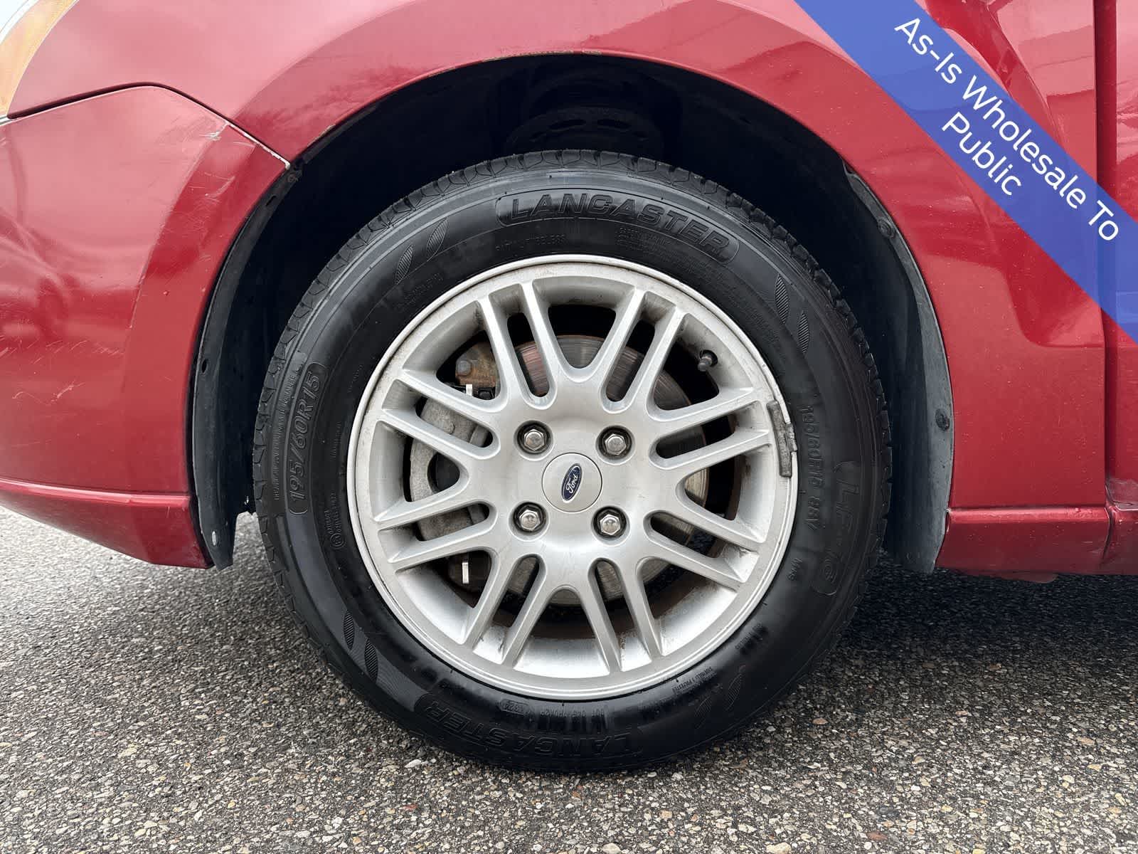 Thumbnail: 2011 Ford Focus - 15