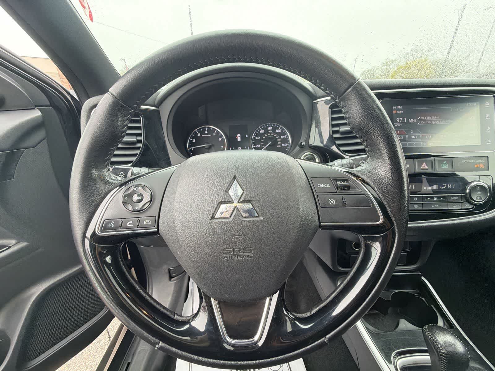 Thumbnail: 2018 Mitsubishi Outlander - 25