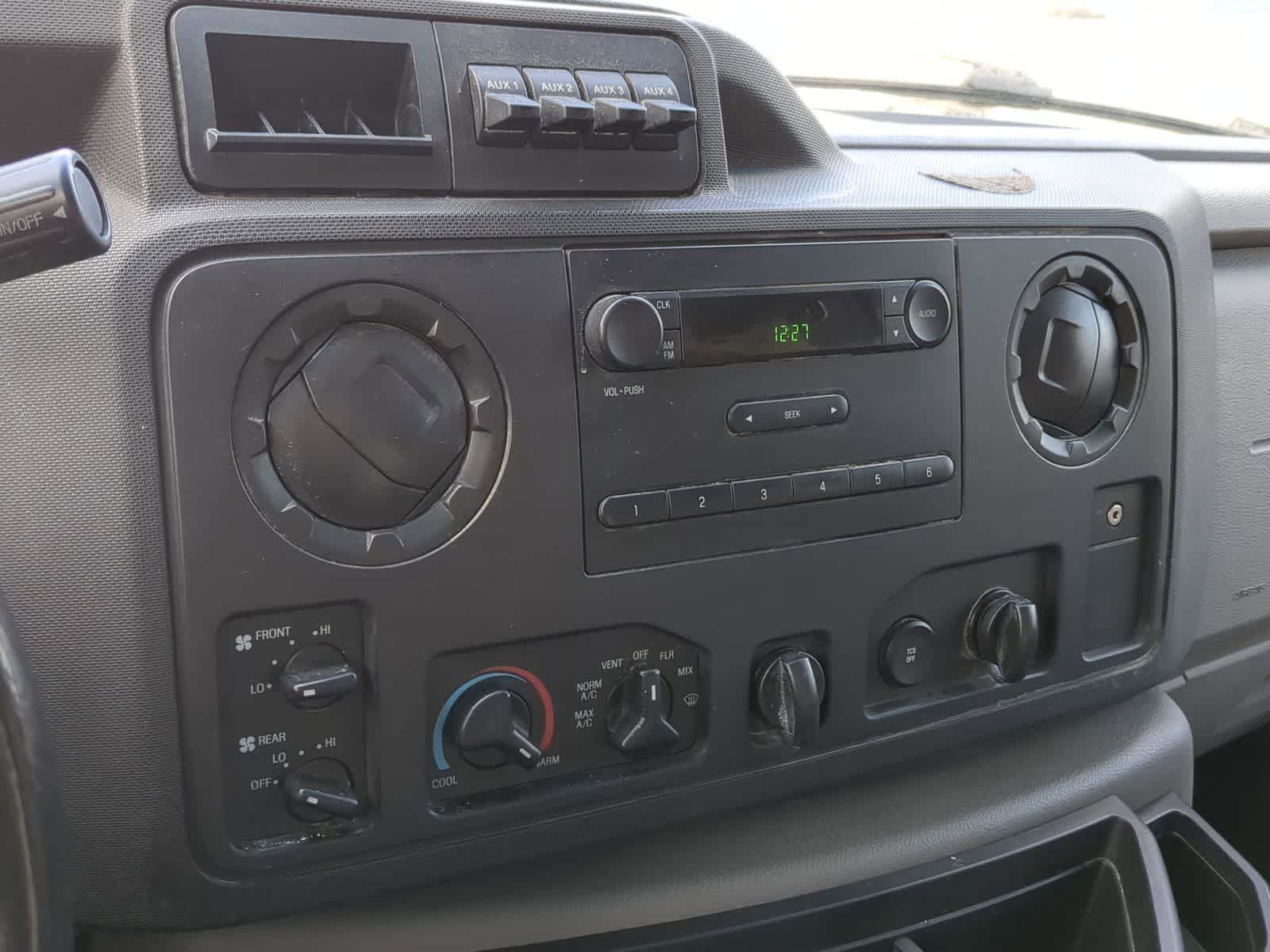 Thumbnail: 2014 Ford Econoline - 24