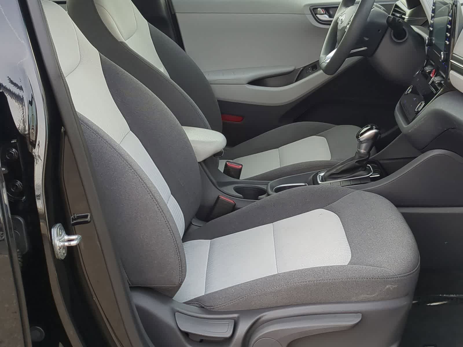 Thumbnail: 2020 Hyundai Ioniq - 23