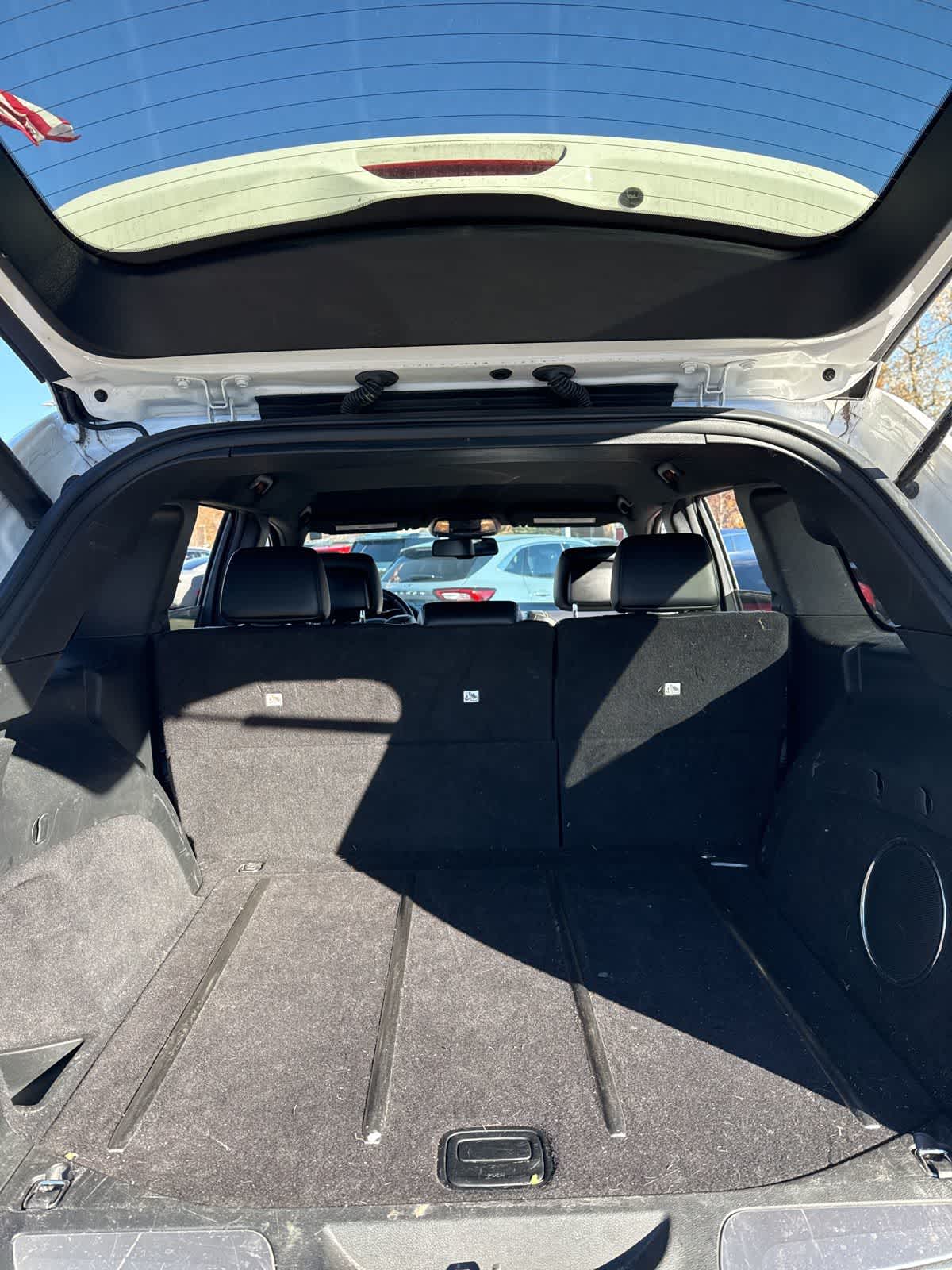 Thumbnail: 2015 Jeep Grand Cherokee - 22