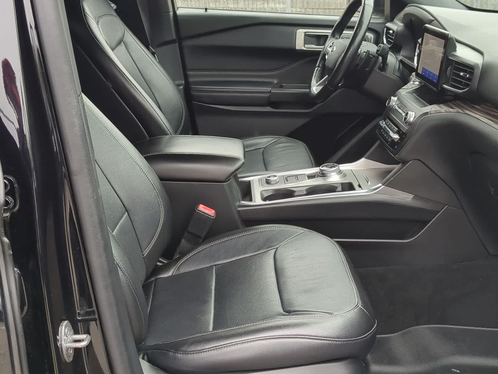 Thumbnail: 2020 Ford Explorer - 25