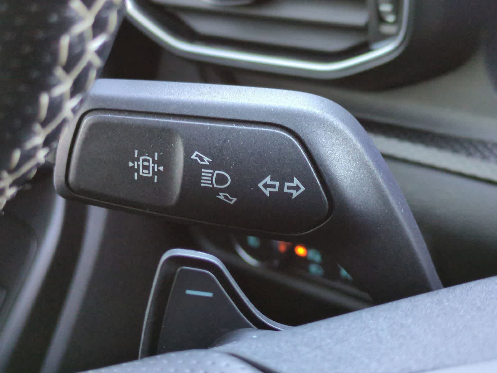 Thumbnail: 2020 Ford Explorer - 33