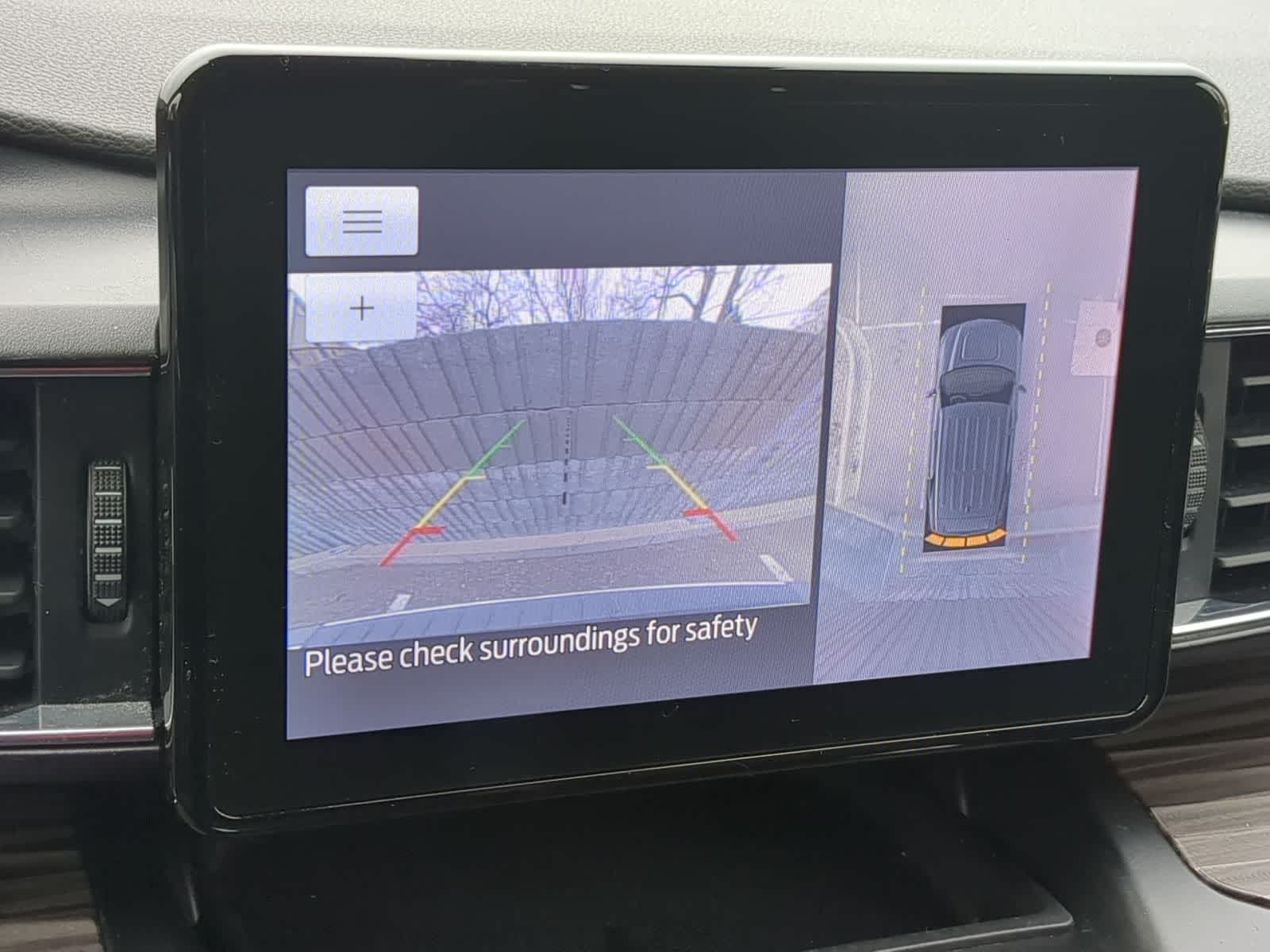 Thumbnail: 2020 Ford Explorer - 33