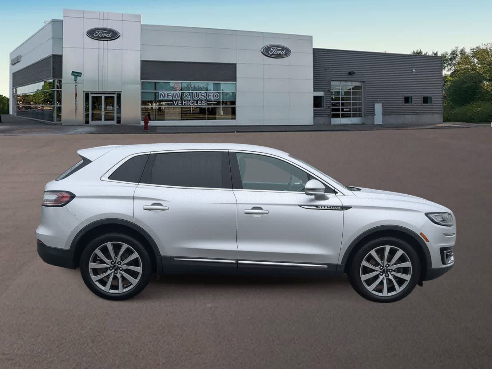 Thumbnail: 2019 Lincoln Nautilus - 12