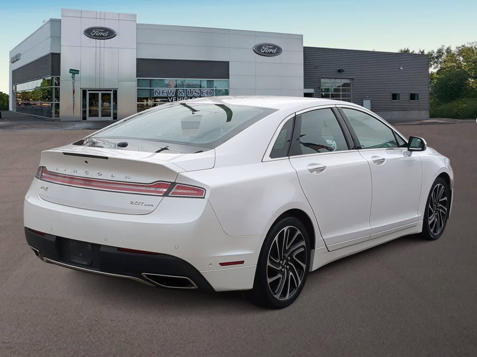 Thumbnail: 2020 Lincoln MKZ - 10