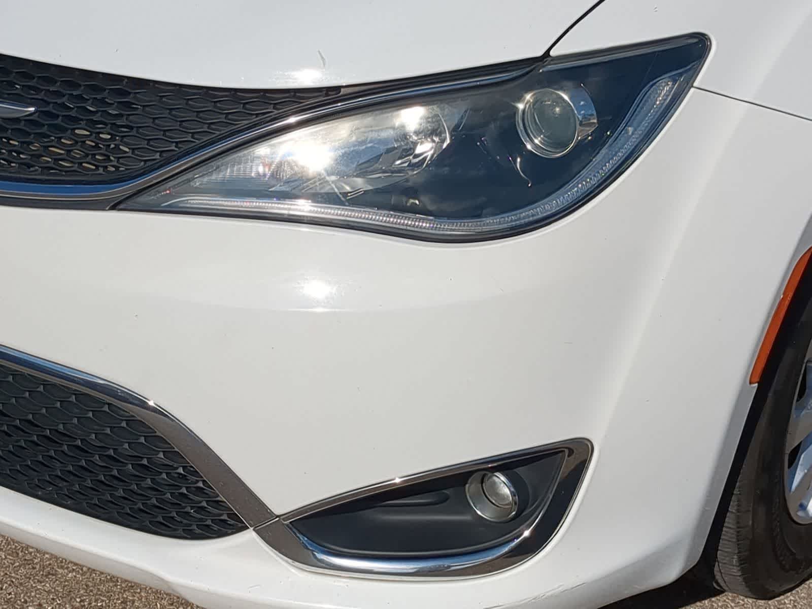 Thumbnail: 2019 Chrysler Pacifica - 14