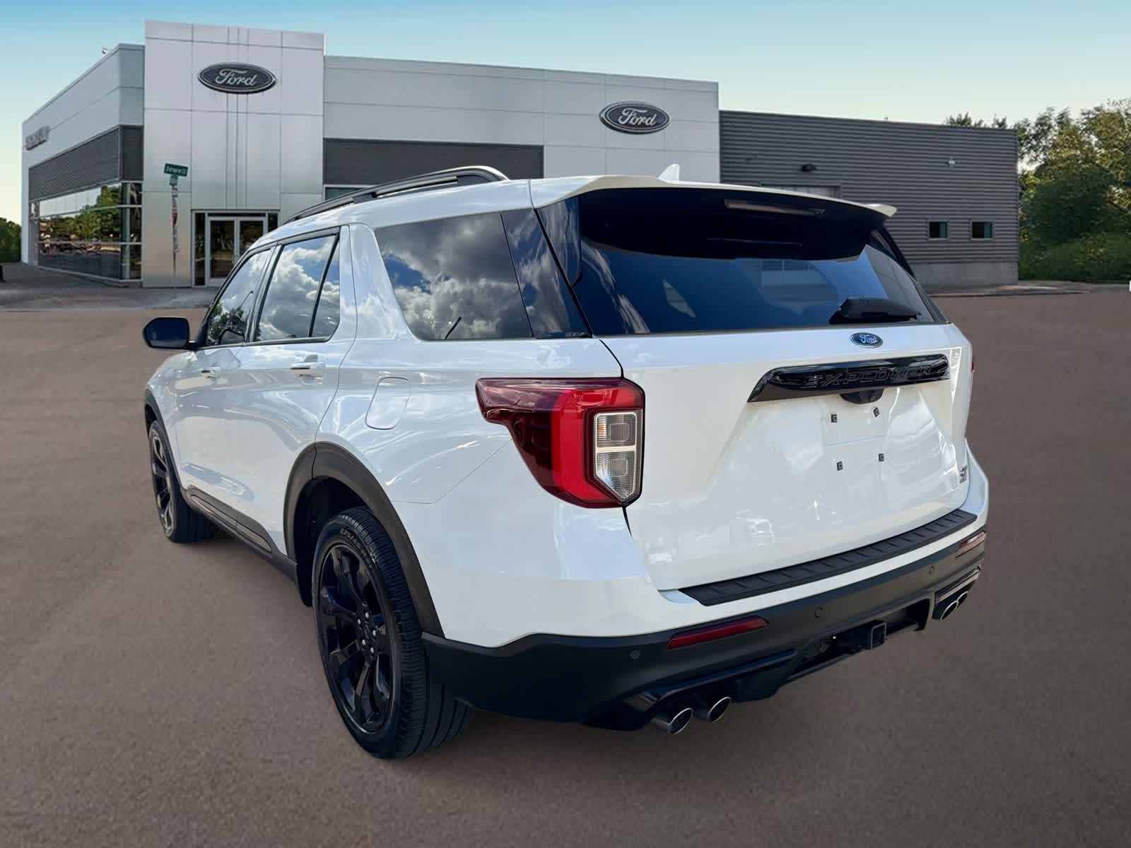 Thumbnail: 2024 Ford Explorer - 8