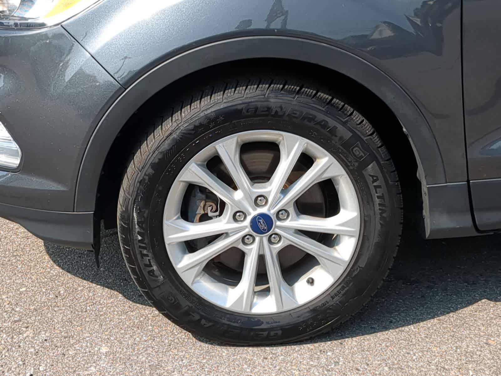 Thumbnail: 2017 Ford Escape - 16