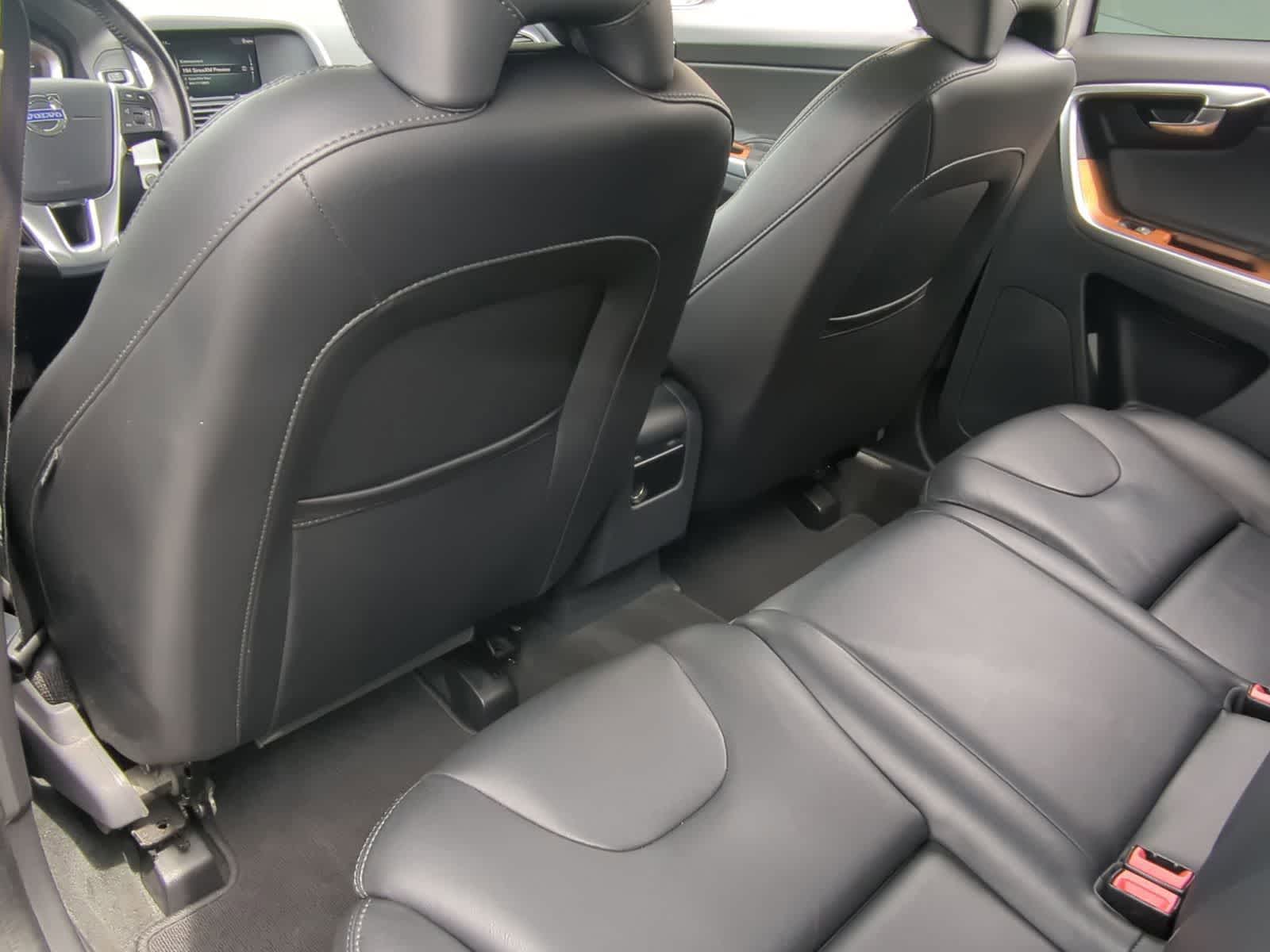 Thumbnail: 2017 Volvo XC60 - 20