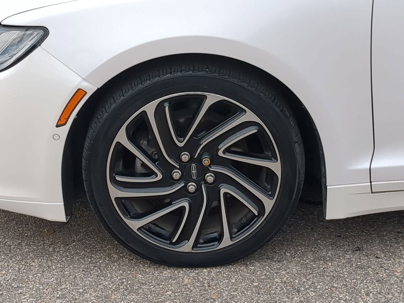 Thumbnail: 2020 Lincoln MKZ - 18