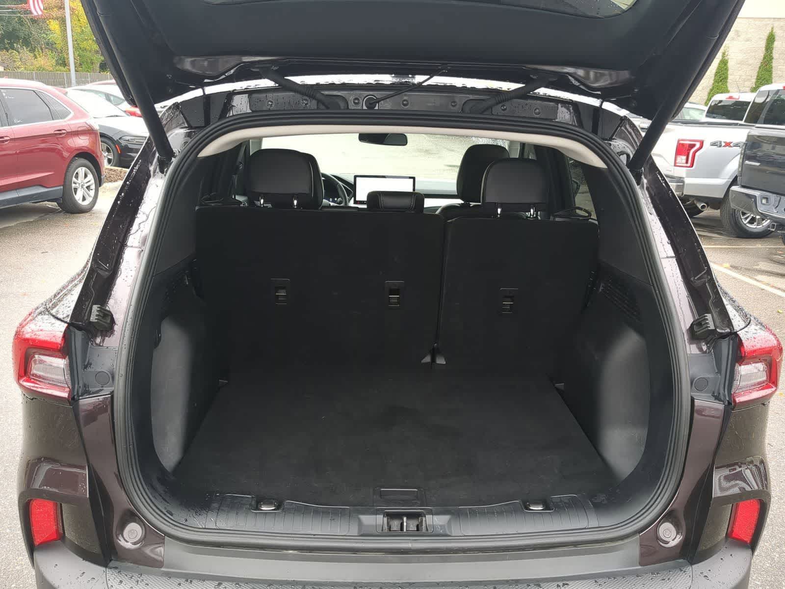 Thumbnail: 2023 Ford Escape - 33