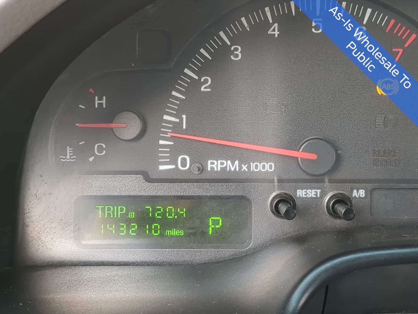 Thumbnail: 2000 Lincoln LS - 28