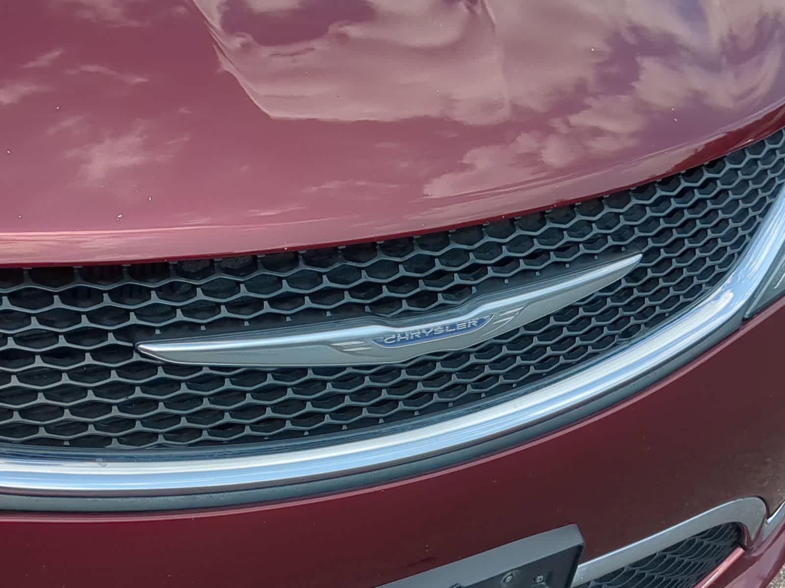 Thumbnail: 2017 Chrysler Pacifica - 16