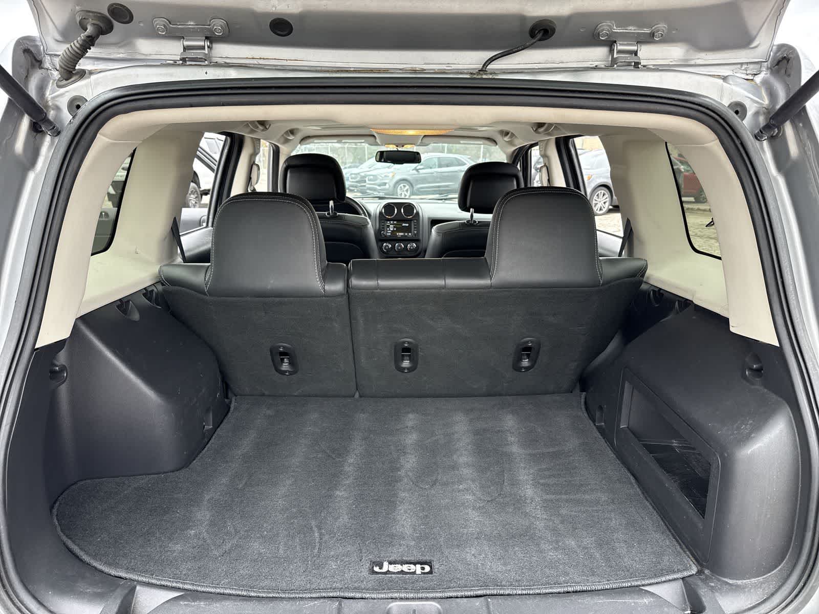 Thumbnail: 2017 Jeep Patriot - 36