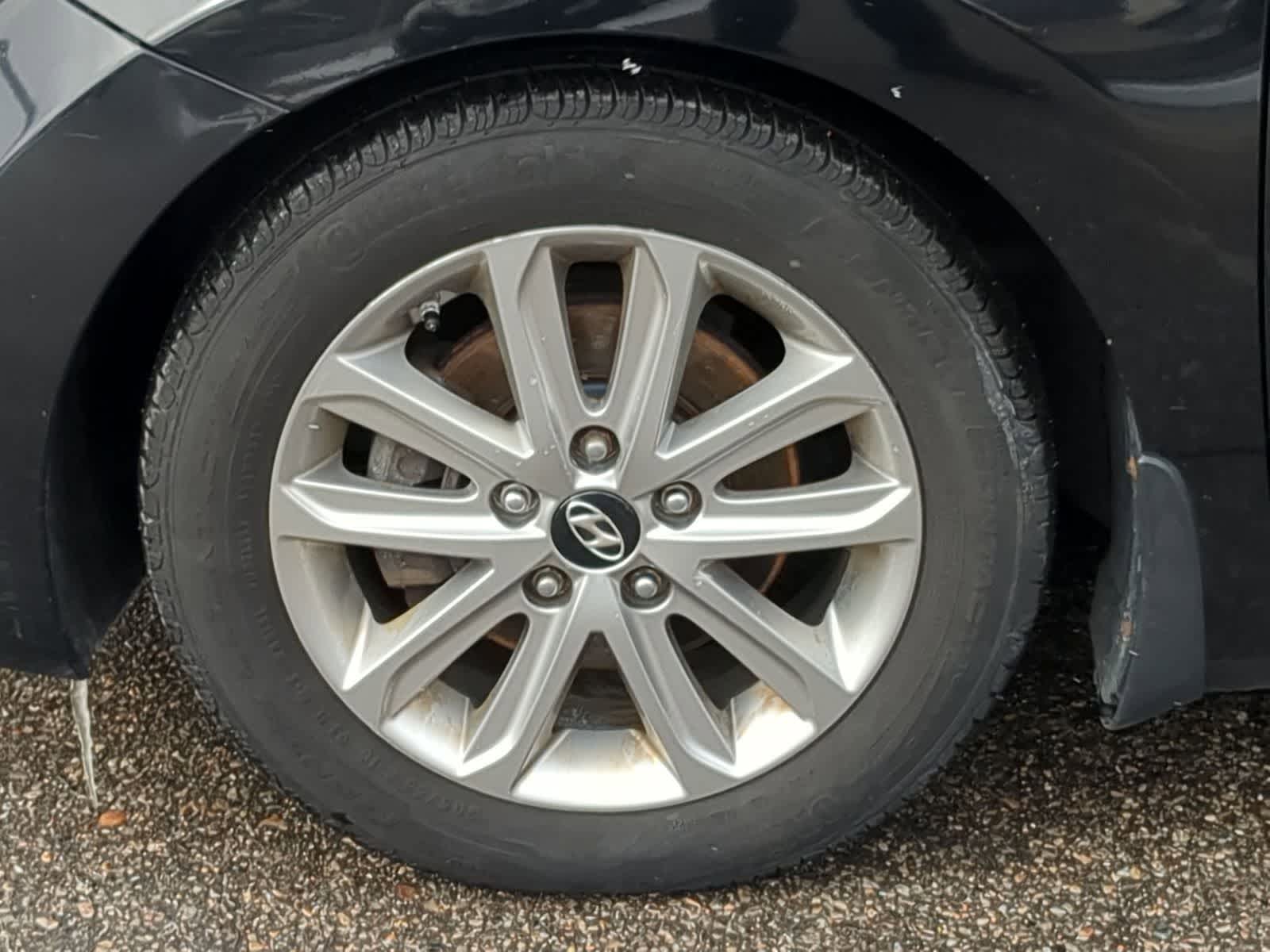 Thumbnail: 2015 Hyundai Elantra - 25