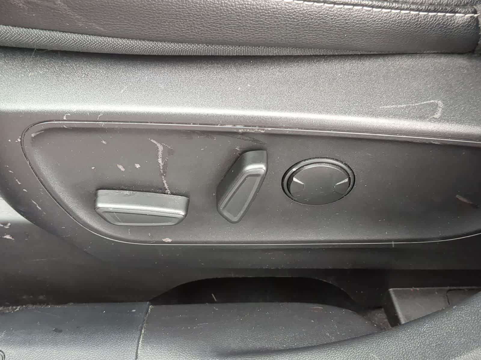 Thumbnail: 2022 Ford Escape - 22