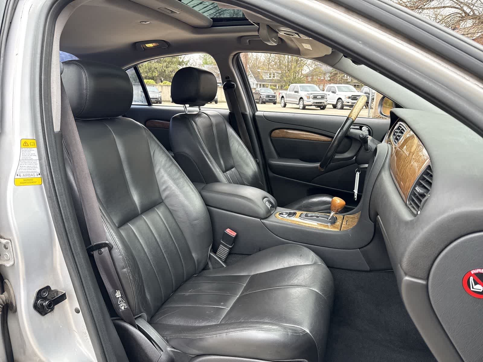 Thumbnail: 2003 Jaguar S-Type - 22