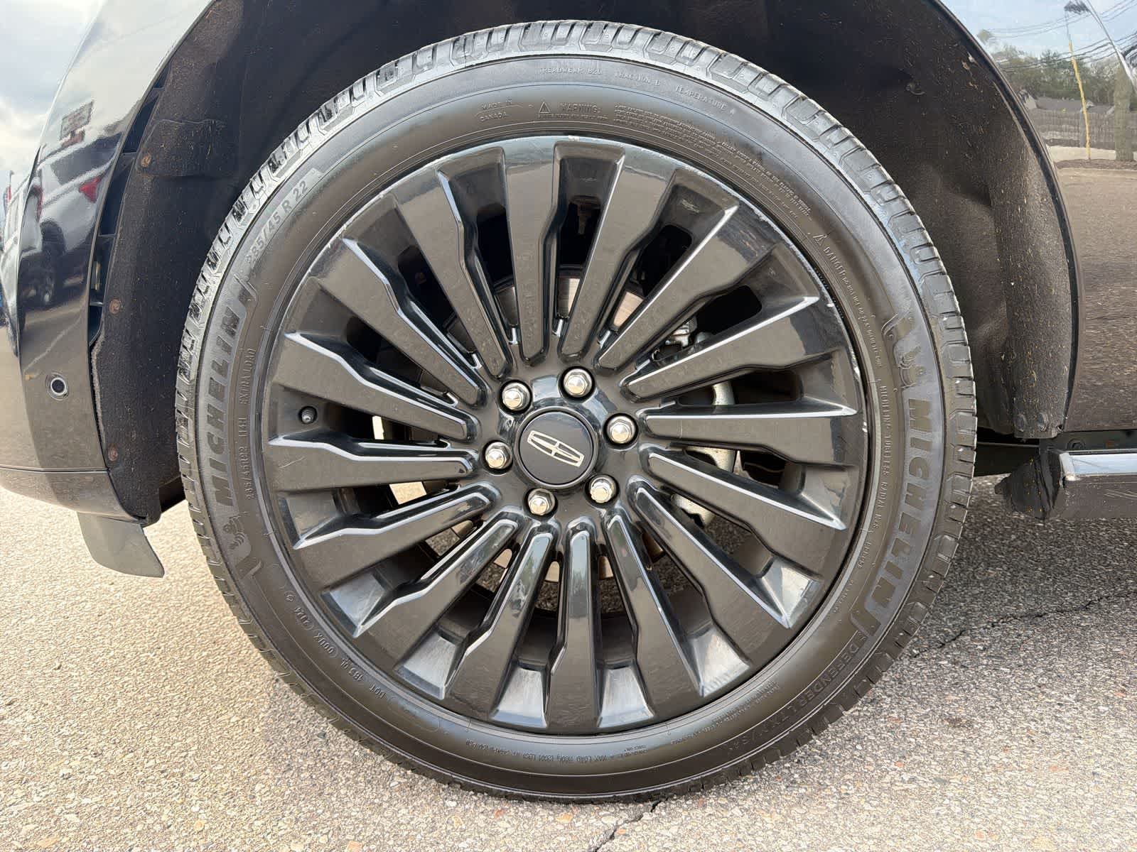 Thumbnail: 2019 Lincoln Navigator L - 19