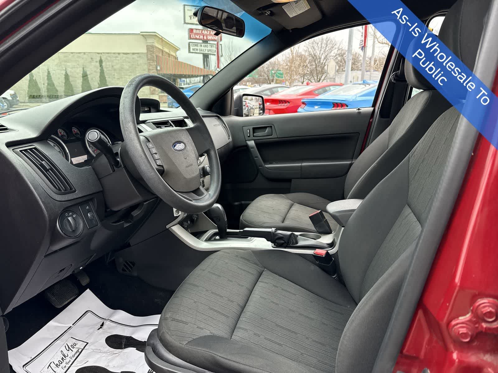 Thumbnail: 2011 Ford Focus - 11