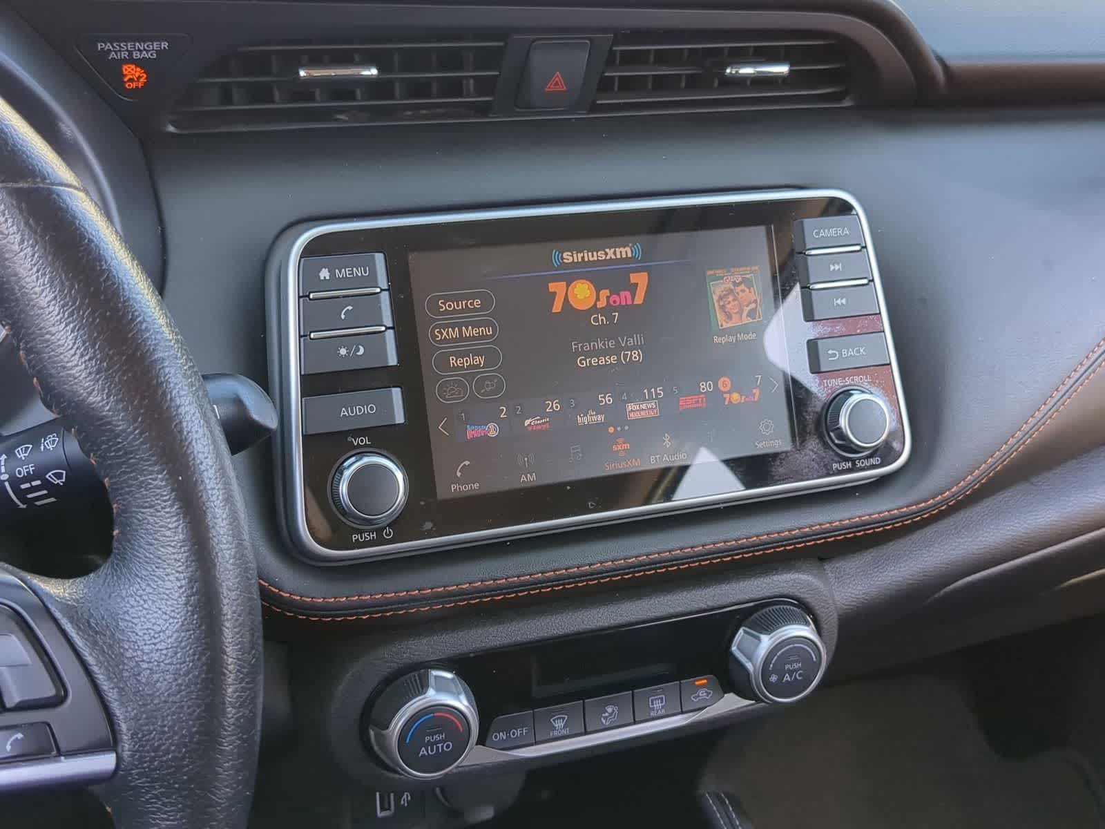 2020 Nissan Kicks SR 29