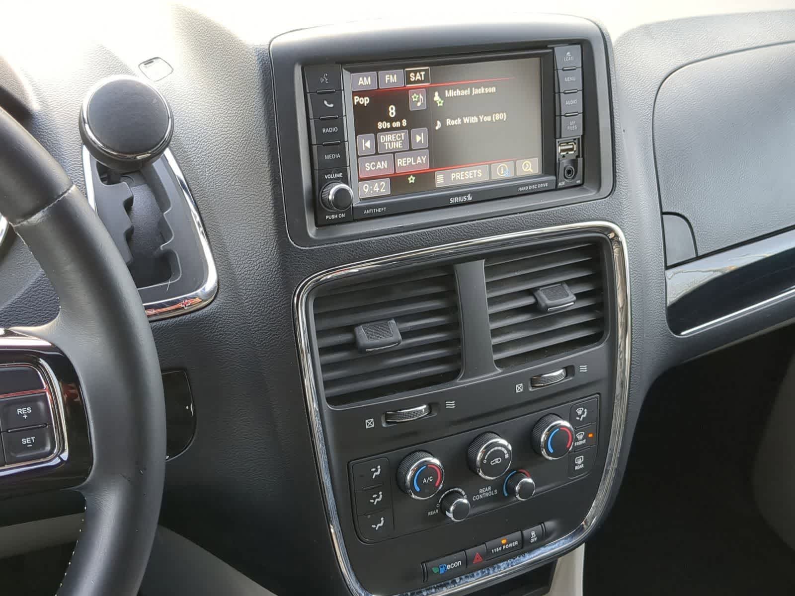 Thumbnail: 2017 Dodge Grand Caravan - 34