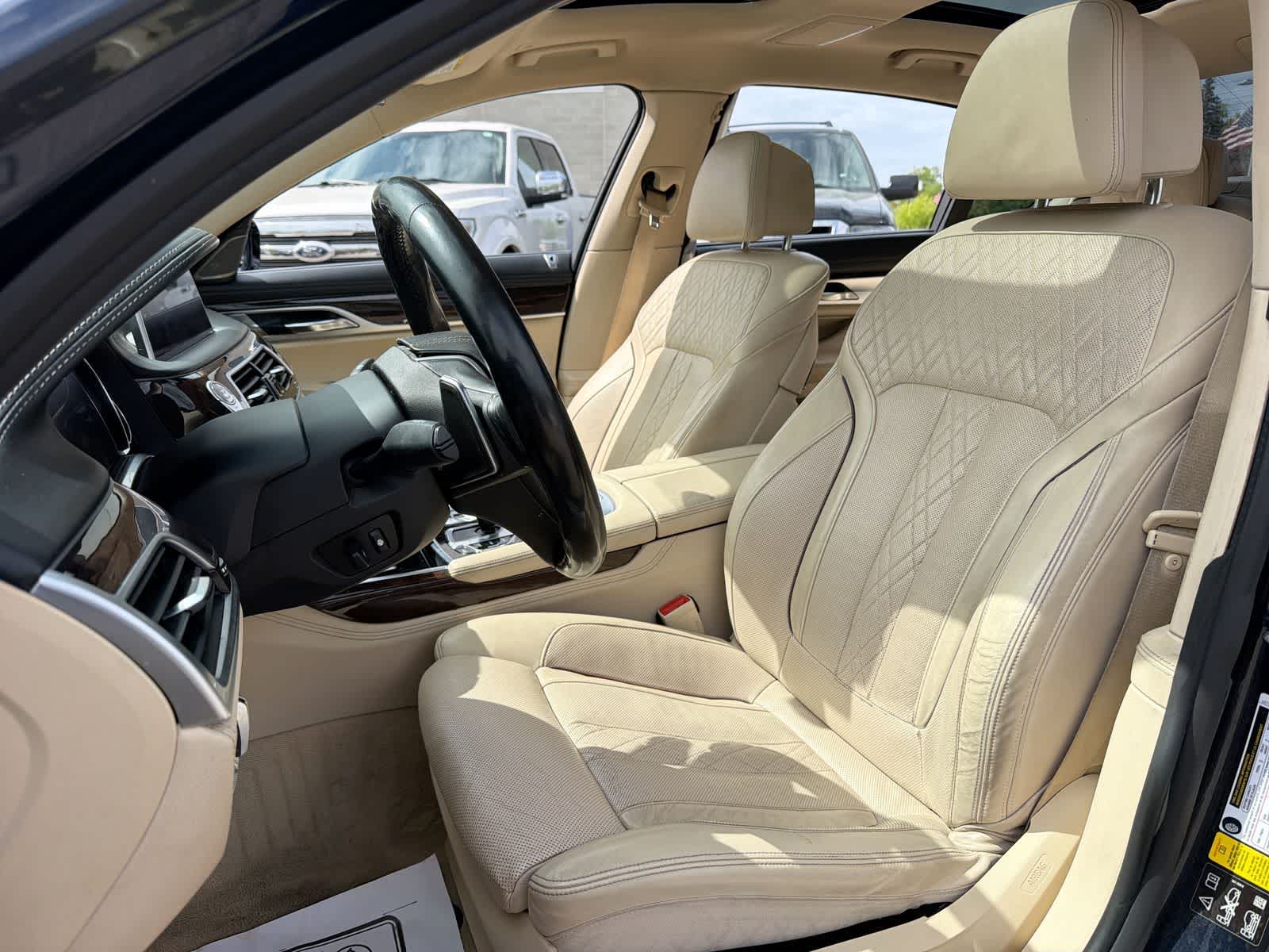 Thumbnail: 2016 BMW 7 Series - 22