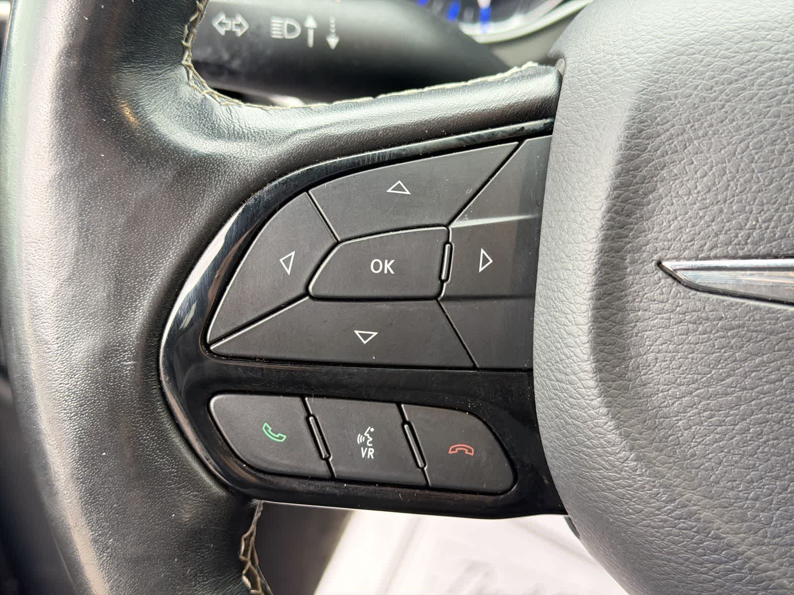 Thumbnail: 2020 Chrysler Pacifica - 30