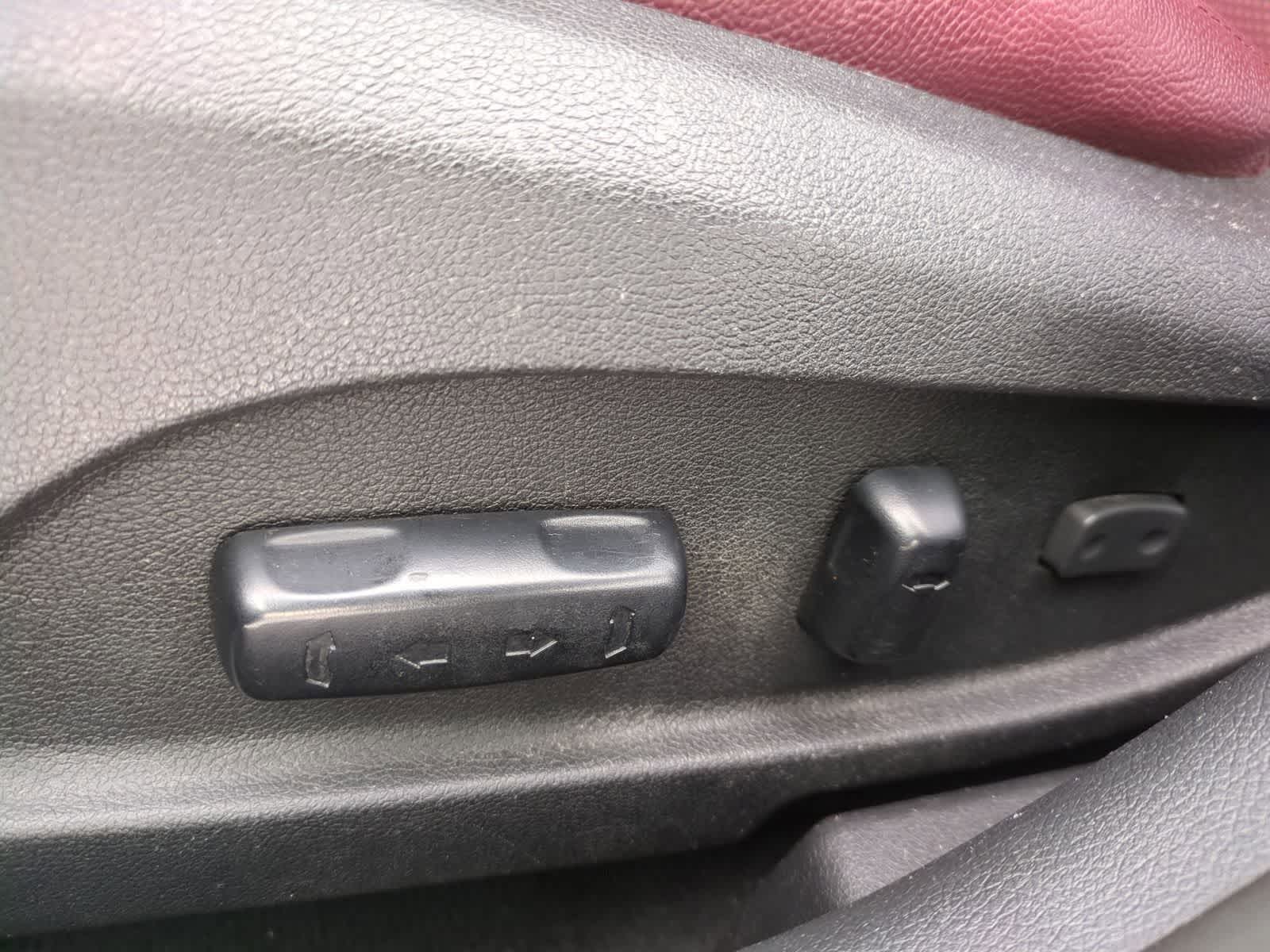 Thumbnail: 2013 Hyundai Sonata - 24